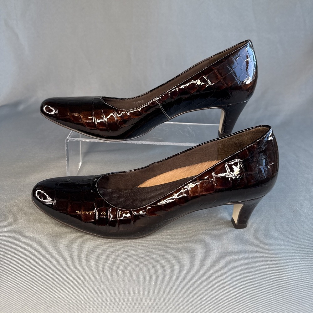 Walking Cradles Women's Brown Crocodile Patent Leather, Kitten Heel‎ 9.5 N